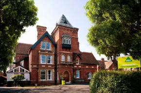 Отель YHA Canterbury  Кентербери